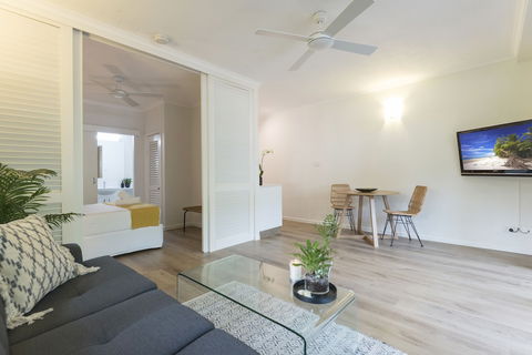 Ocean Palms Apartments - Sunshine Coast Tourism 2