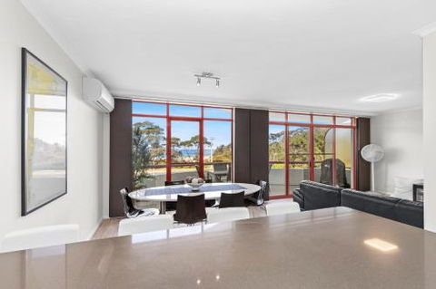 Fathoms Apartment 18 / 1a Mitchell Pde All Linen Provided - Holiday Sunshine Coast 3