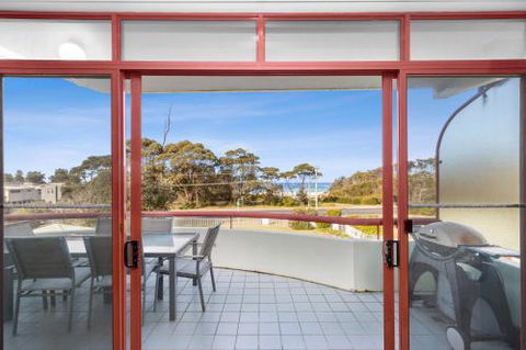 Fathoms Apartment 18 / 1a Mitchell Pde All Linen Provided - Holiday Sunshine Coast 4