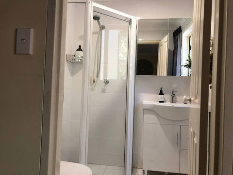 Escape To Strathfield For 8 Guests - Holiday Sunshine Coast 5