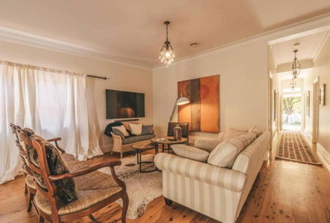 Ambrose On Byng Central Location W / 2 Bathroom - Holiday Sunshine Coast 6