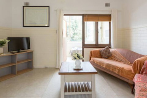 B6 Cafes & Restaurants Close To UWA - Holiday Sunshine Coast 0