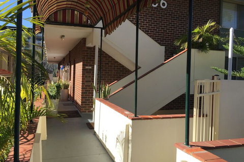 B6 Cafes & Restaurants Close To UWA - Holiday Sunshine Coast 2