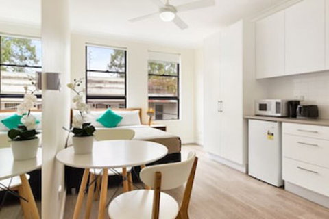 Douglas Street Studios - Holiday Sunshine Coast 0