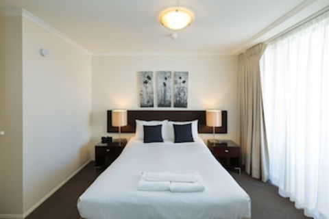 Airtrip Apartment On Edmonstone St - Holiday Sunshine Coast 0