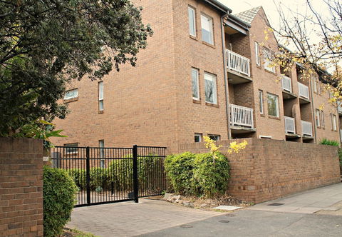 Adelaide Dresscircle Apartments - Archer Street - Holiday Sunshine Coast 3