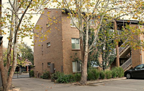 Adelaide Dresscircle Apartments - Archer Street - Holiday Sunshine Coast 4