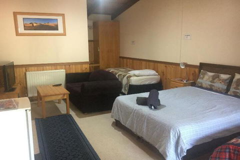 4 Bears Motel - Holiday Sunshine Coast 7