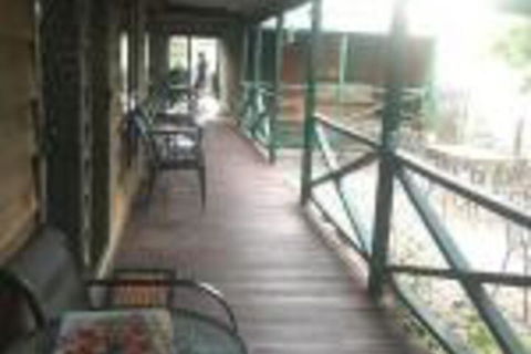4 Bears Motel - Holiday Sunshine Coast 0