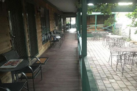 4 Bears Motel - Holiday Sunshine Coast 5