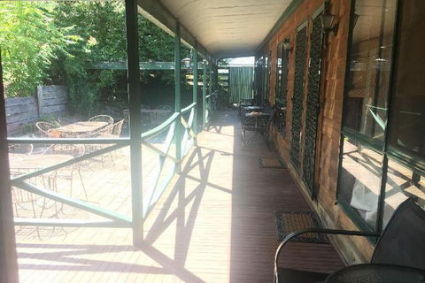 4 Bears Motel - Holiday Sunshine Coast 6