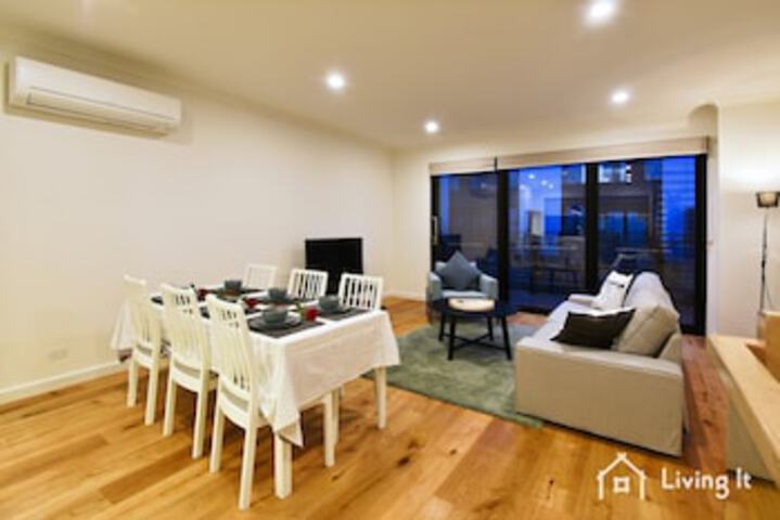 Port Melbourne VIC Sunshine Coast Tourism