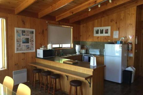 Alluvion Beach Cottage - Holiday Sunshine Coast 6