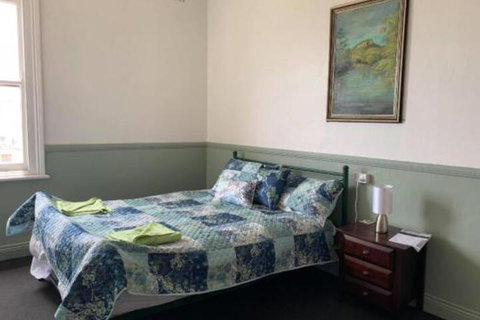 Kellys Top Pub - Sunshine Coast Tourism 0