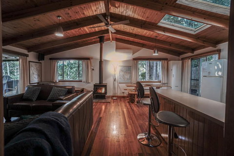 Seaview Retreat - Sunshine Coast Tourism 1