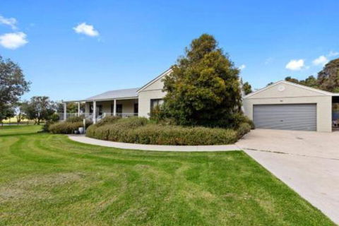 MERMAIDS On MARENGO Large Home With Wifi - Holiday Sunshine Coast 3