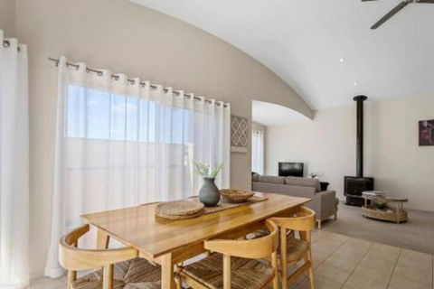 DRIFTWOOD VILLA Free Wifi Walk To Beach - Holiday Sunshine Coast 6