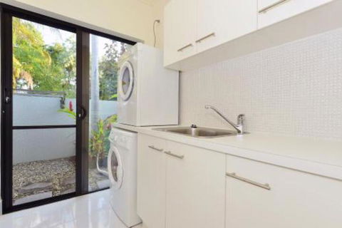 17 Cascade House Luxury Holiday Home - Sunshine Coast Tourism 4