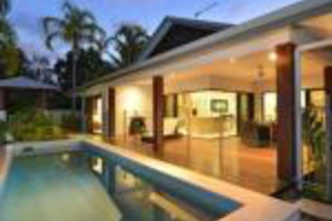 17 Cascade House Luxury Holiday Home - Sunshine Coast Tourism 0