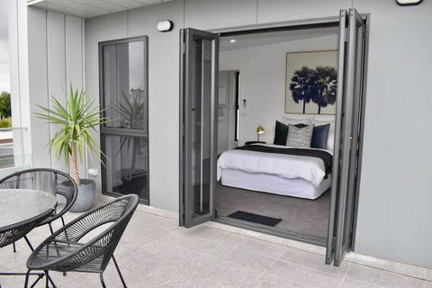 Brand New 2 Bed Apartment With Stunning City Views - Sunshine Coast Tourism 4