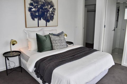 Brand New 2 Bed Apartment With Stunning City Views - Sunshine Coast Tourism 3