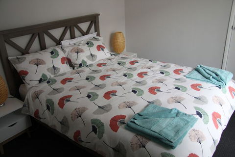 Warnbro Beach Family Accommodation - Sunshine Coast Tourism 7