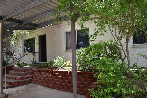 Hillview Motel - Sunshine Coast Tourism 3