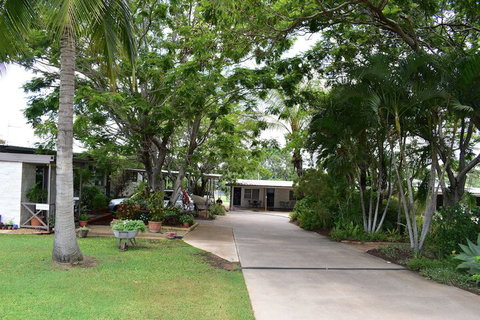 Hillview Motel - Sunshine Coast Tourism 2