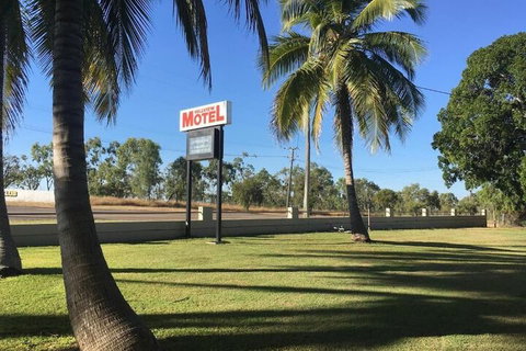 Hillview Motel - Sunshine Coast Tourism 1