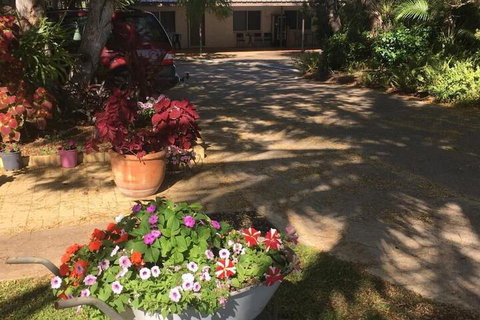 Hillview Motel - Sunshine Coast Tourism 5