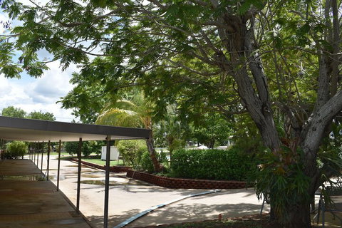 Hillview Motel - Sunshine Coast Tourism 6