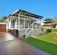 Lakeside Cabin  House - Sunshine Coast Tourism