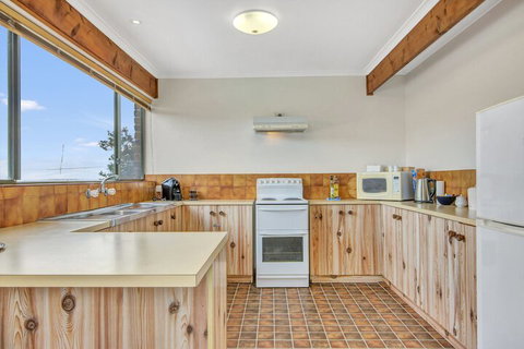 Silver Sands - Sunshine Coast Tourism 7