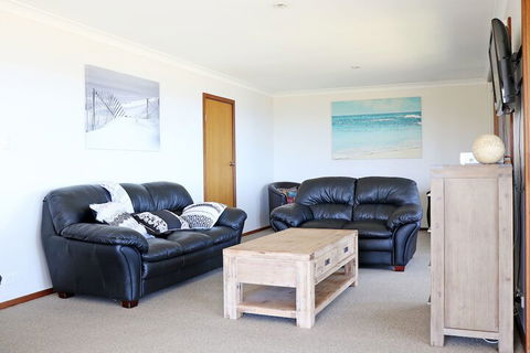 Augusta Beachfront Accommodation - Holiday Sunshine Coast 3