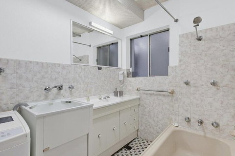 Dolphin Court 5 - Holiday Sunshine Coast 2