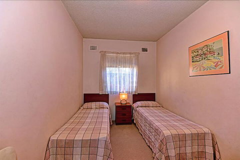 Dolphin Court 5 - Holiday Sunshine Coast 6