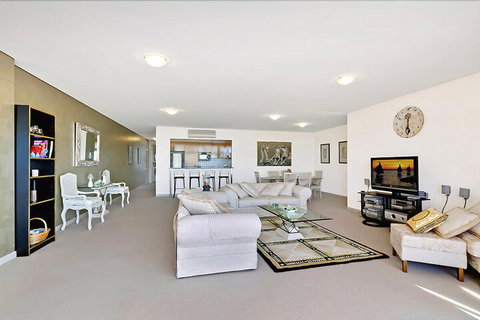 Crystal Views 24 - Holiday Sunshine Coast 5