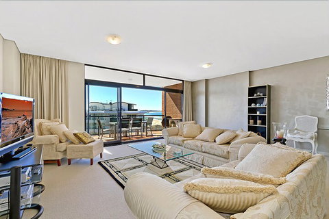 Crystal Views 24 - Holiday Sunshine Coast 2