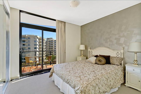 Crystal Views 24 - Holiday Sunshine Coast 1