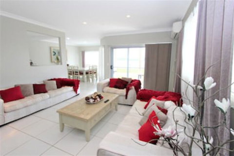 Riverview 2 - Holiday Sunshine Coast 0