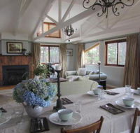 The Loch an idyllic country escape - Holiday Sunshine Coast