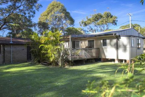 MOLLYMOOK BEACH COTTAGE - Holiday Sunshine Coast 6
