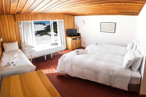 Eiger Chalet - Holiday Sunshine Coast 3