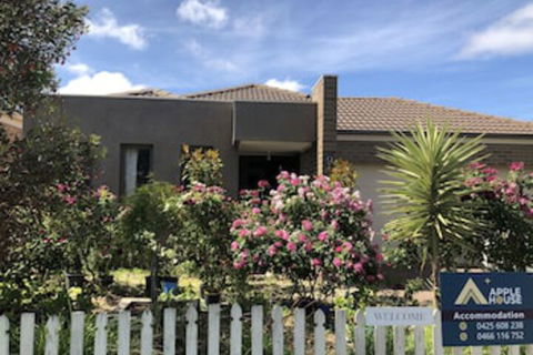 Apple House - Holiday Sunshine Coast 0