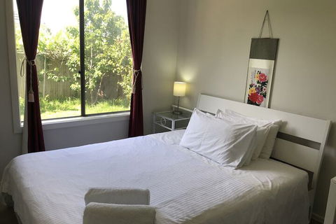 Apple House - Holiday Sunshine Coast 4