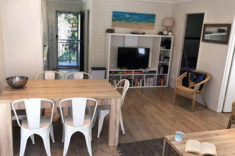 ALOHA At BLUEYS - Holiday Sunshine Coast 0
