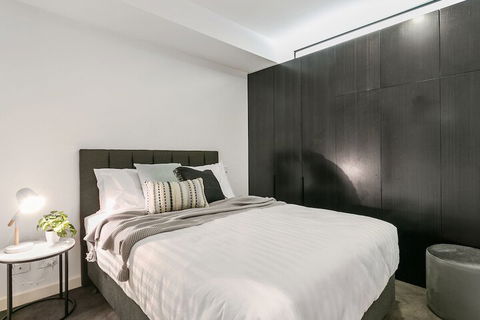 GRATTAN A Premier Location & Modern Space - Holiday Sunshine Coast 2
