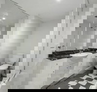 DARLING a Tidy Space in a Great Location - Holiday Sunshine Coast