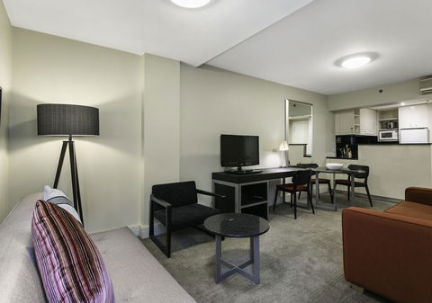 DARLING A Tidy Space In A Great Location - Holiday Sunshine Coast 4