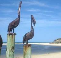 Moore River Beach Shack - Sunshine Coast Tourism